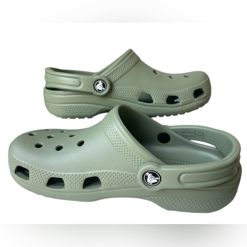 Crocs Classic Clog – Women’s 6-7 /Kids Size 4–5 (Youth)